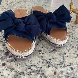 Universal thread bow sandals 6